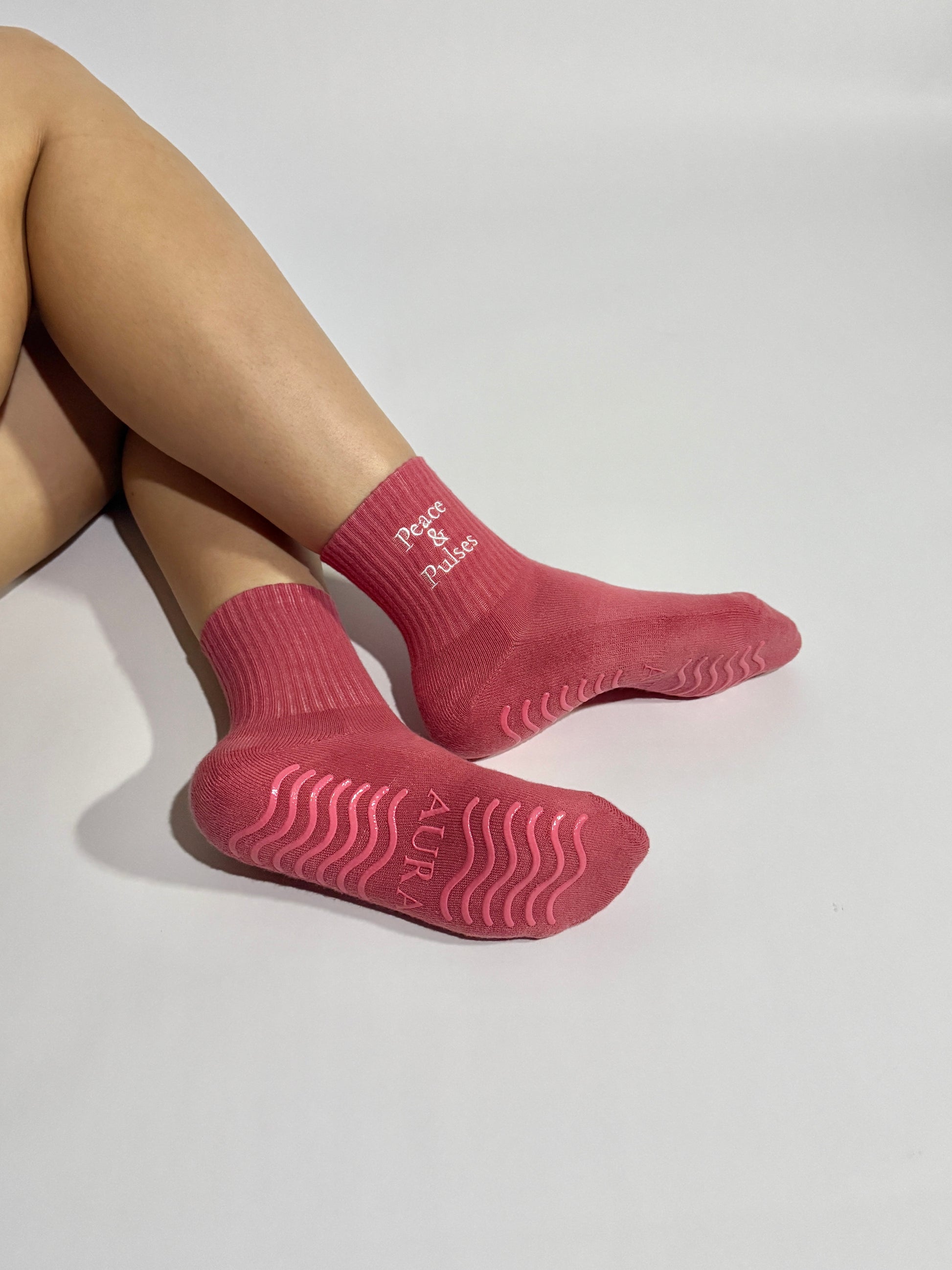 Zoom on pink  Peace & Pulses non-slip socks for Pilates in Switzerland